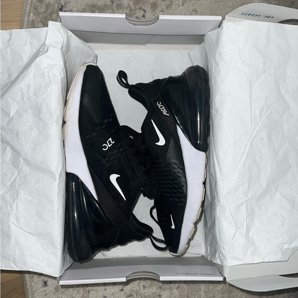 Nike Air Max 270 - Picture 4 of 6